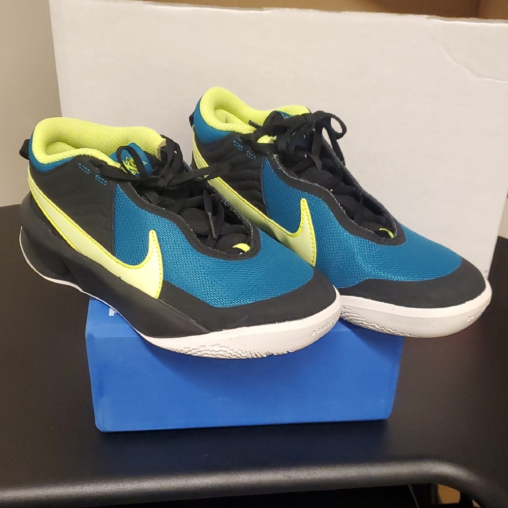 Nike Kids' Teal and Lime Sneakers